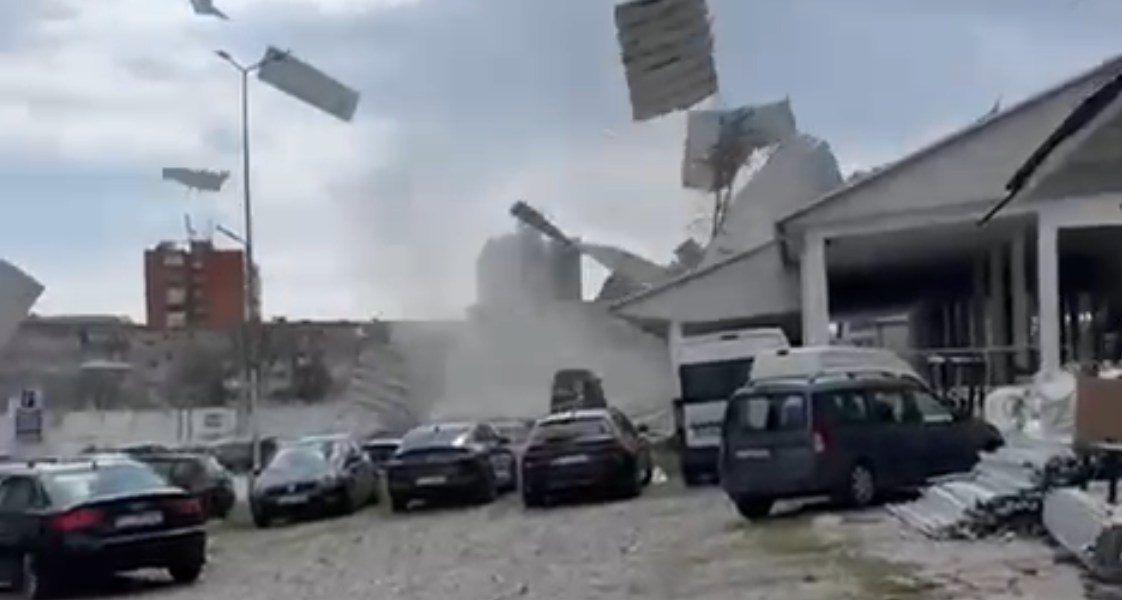 Brasov-acoperis-smuls-de-vant.jpg - NewsFactor