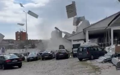 Brasov-acoperis-smuls-de-vant.jpg - NewsFactor