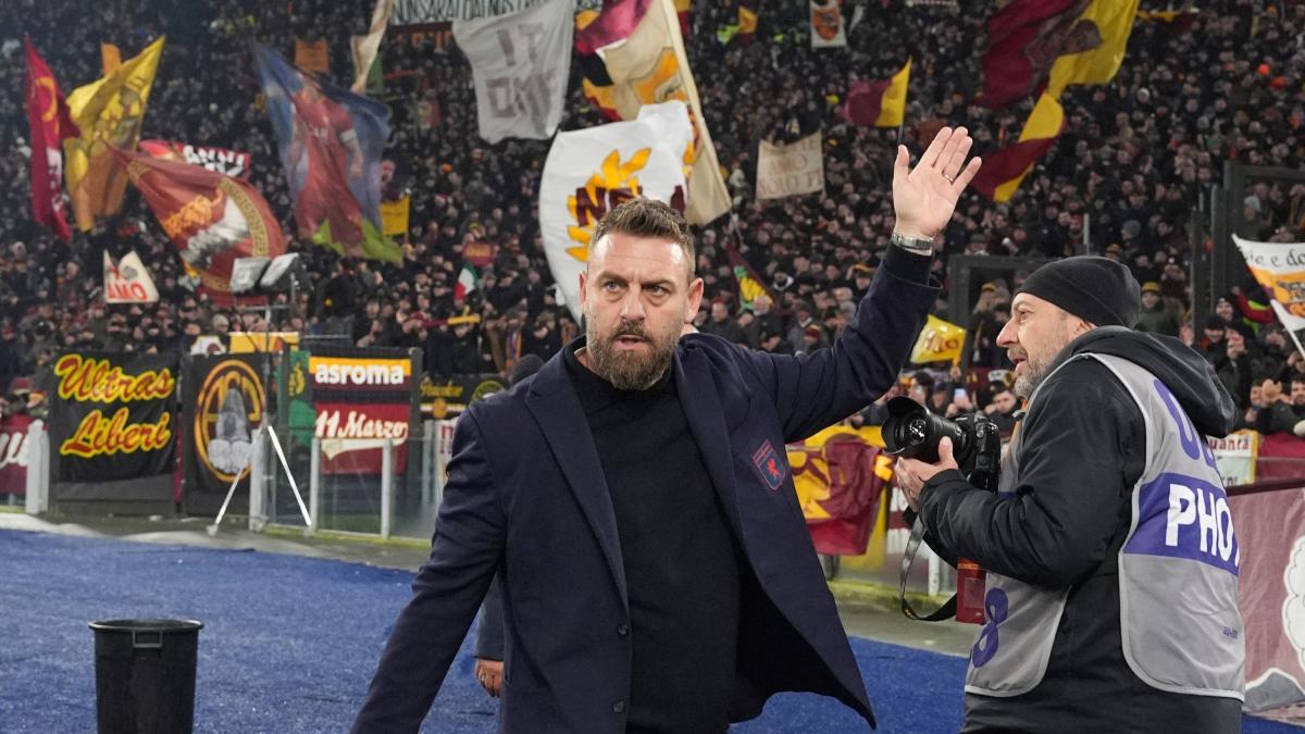 Lacrimi și Emoții la Olimpico: De Rossi Revine ca Tehnician Daniele De Rossi, fostul căpitan al AS Roma și o legendă a fotbalului italian, a fost primit cu brațele deschise de fani și colegi la revenirea sa pe Olimpico, de această dată în calitate de antrenor al echipei Genoa
