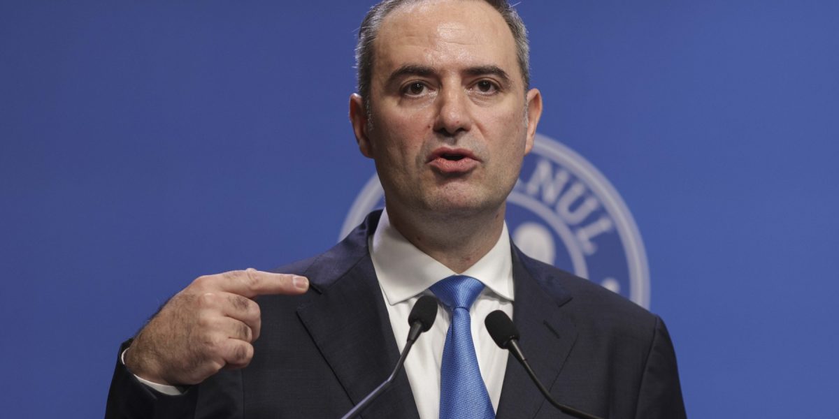 INSTANT_ALEXANDRU_NAZARE_007_INQUAM_Photos_Octav_Ganea.jpg - NewsFactor