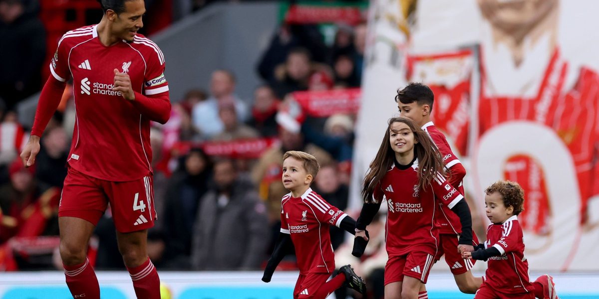 Liverpool câștigă duelul cu Wolverhampton! Momente emoționante înainte de startul partidei