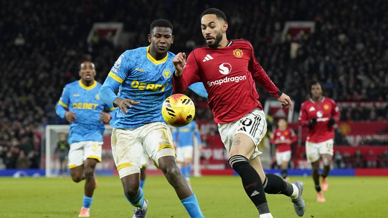 Manchester United, blocată de codașa Wolves în Premier League!