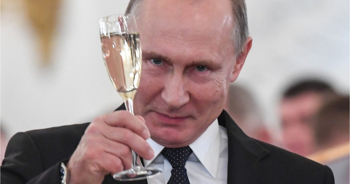 Putin, mesaj de unitate în pragul Anului Nou Președintele Federației Ruse, Vladimir Putin, a livrat un mesaj de Anul Nou clar și concis, adresat națiunii, accentuând unitatea și devotamentul rușilor față de țară, în contextul conflictului cu Ucraina