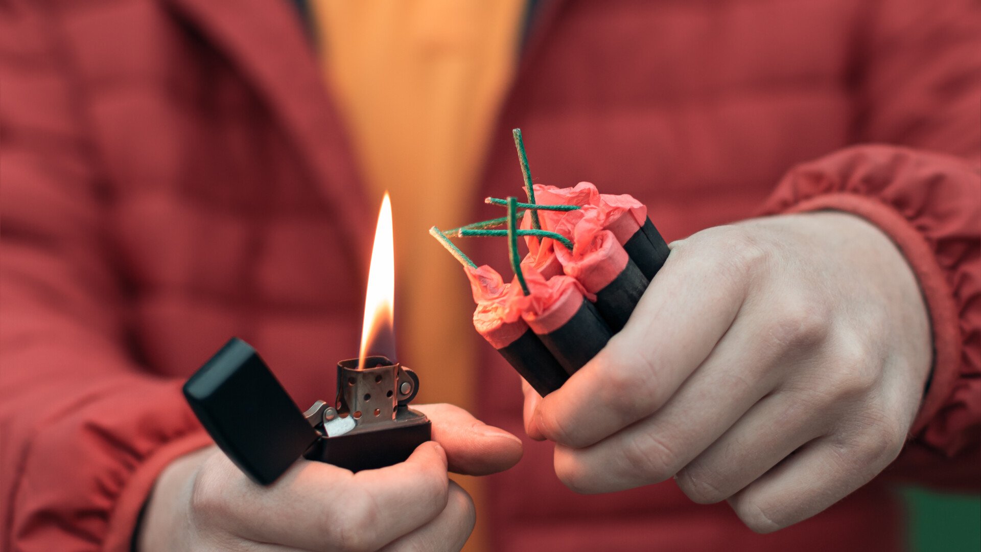 Poliția confiscă 100 de tone de artificii neautorizate în București O acțiune coordonată a autorităților a dus la confiscarea a 100 de tone de artificii neautorizate în întreaga țară, cu un accent deosebit pe București