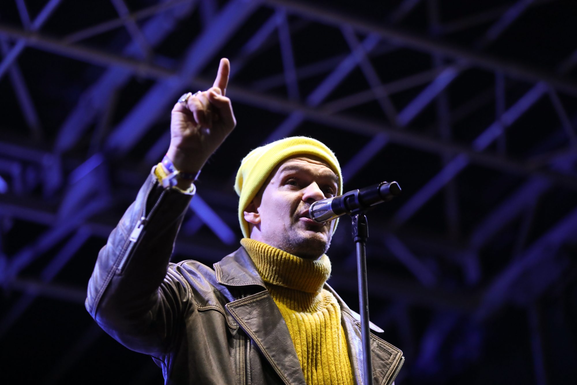 Peste 300 de artiști din România, inclusiv nume consacrate precum Tudor Chirilă, Irina Rimes, Loredana Groza și Adrian Despot, au semnat o scrisoare de protest împotriva unui proiect de Ordonanță de Urgență care vizează modificarea legii dreptului de autor