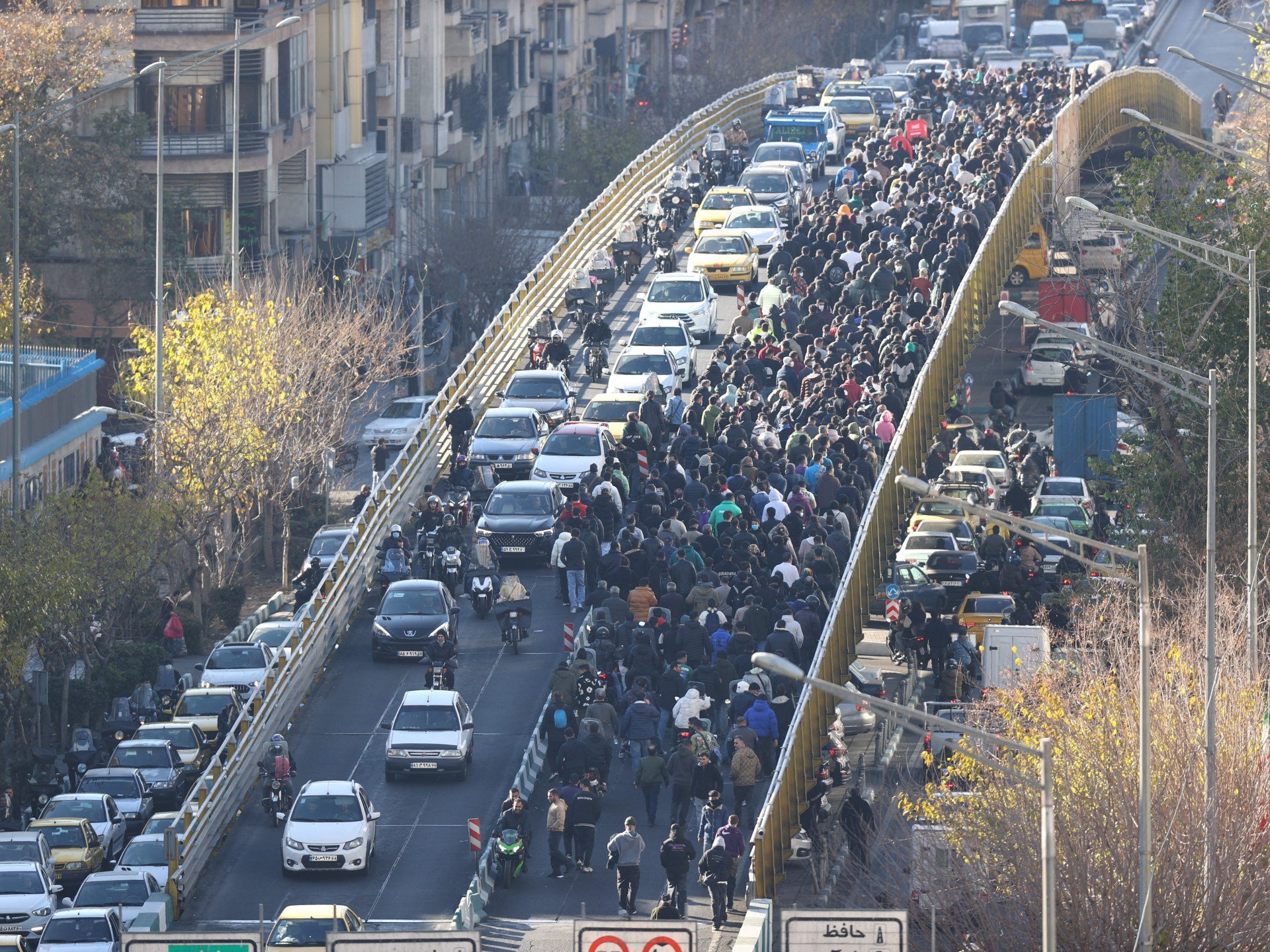 Protestele din Iran continuă să escaladeze, în disprețul intervenției forțelor de ordine