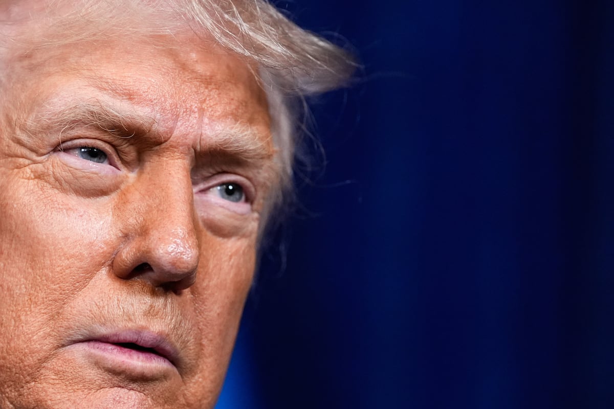 Trump confirmă atacul asupra unei instalații din Venezuela Într-o declarație neașteptată, fostul președinte american Donald Trump a confirmat existența unui atac asupra unei „grande instalații” din Venezuela, care, conform spuselor sale, s-a soldat cu distrugerea acesteia