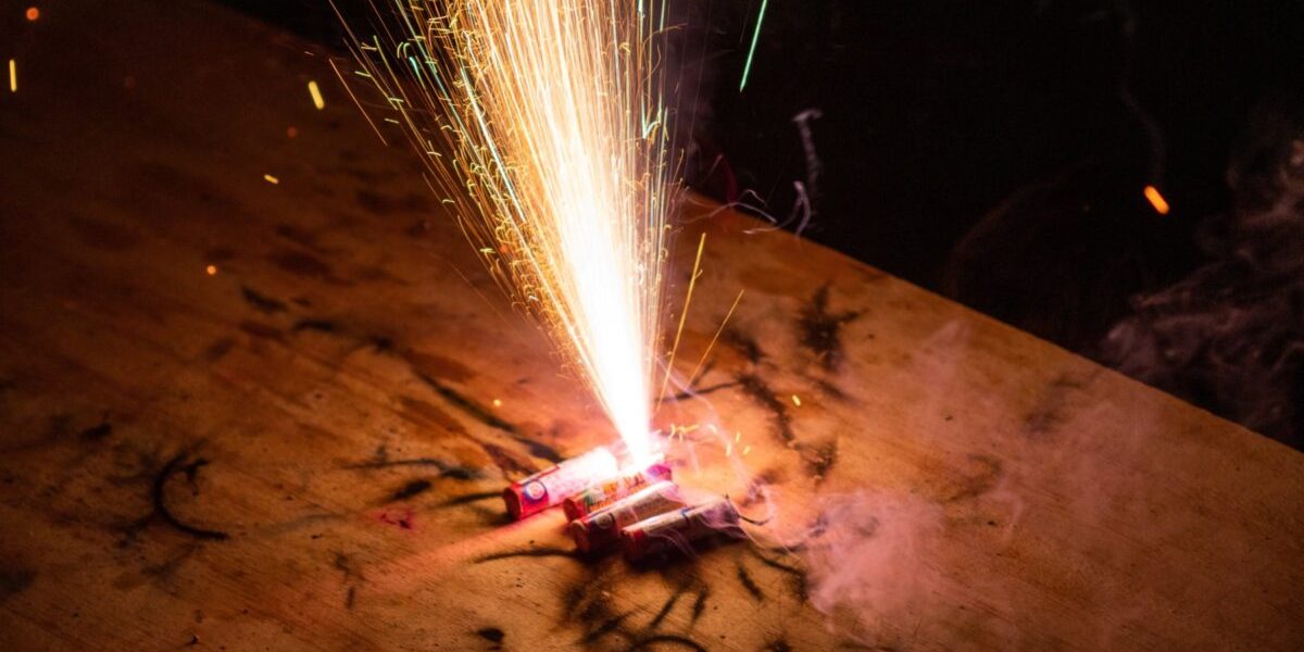 petarde-artificii-craciun-revelion-pocnitori-e1701418788460.jpg - NewsFactor