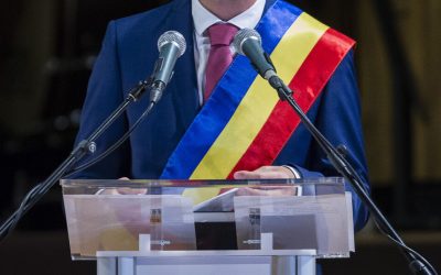 primar-banderola-investire-tricolor-administratie.jpg - NewsFactor