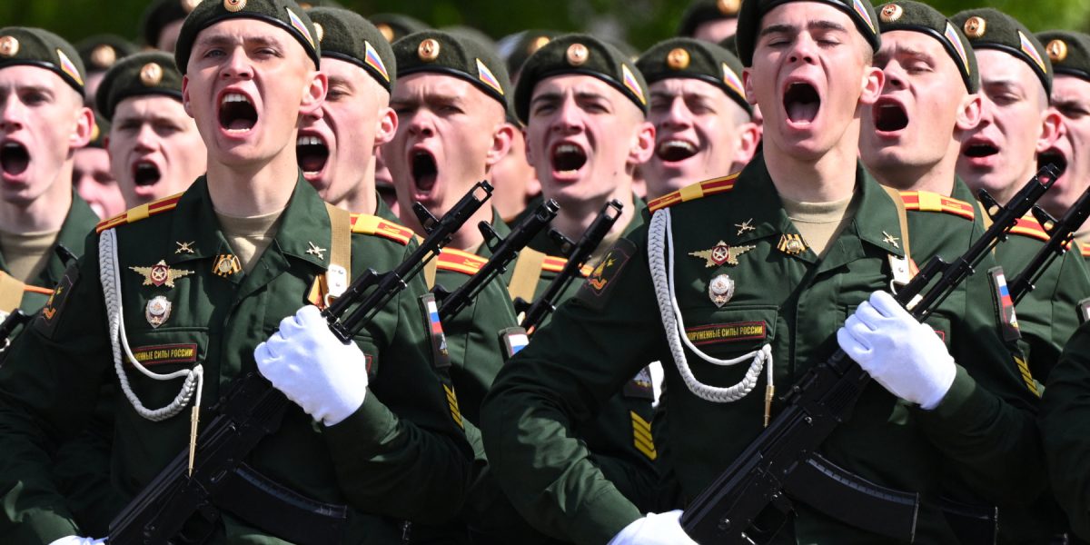 rusia-rusi-moscova-armata-rusia-kremlin.jpg - NewsFactor