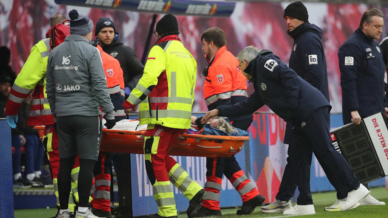 Drama în Bundesliga: Hollerbach, evacuat de pe teren după accidentare!
