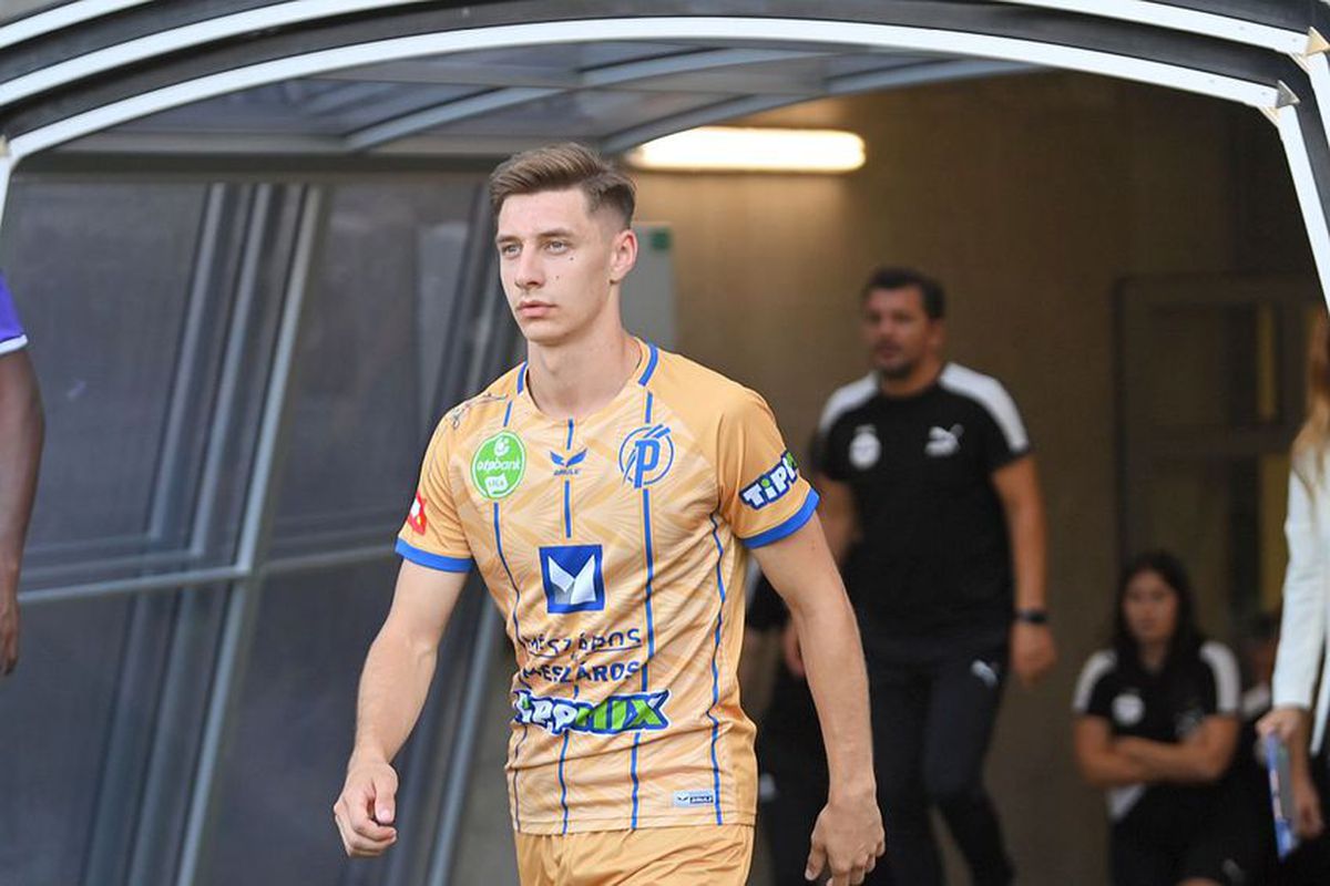 Marius Corbu, pe cale să facă pasul spre Ferencvaros Mijlocașul ofensiv român Marius Corbu (23 de ani) se află la un pas de a se transfera la Ferencvaros, locul 3 din campionatul Ungariei, în urma unei înțelegeri cu clubul maghiar