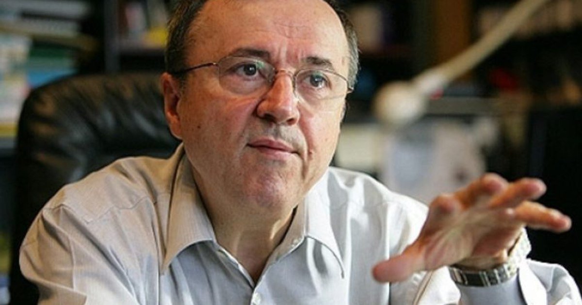 Ion Cristoiu, transportat de urgență la spital după o căzătură pe gheață Gazetarul și publicistul Ion Cristoiu a fost transportat joi, 22 ianuarie, de urgență la spital, în urma unei căzături grave pe o stradă alunecoasă din București