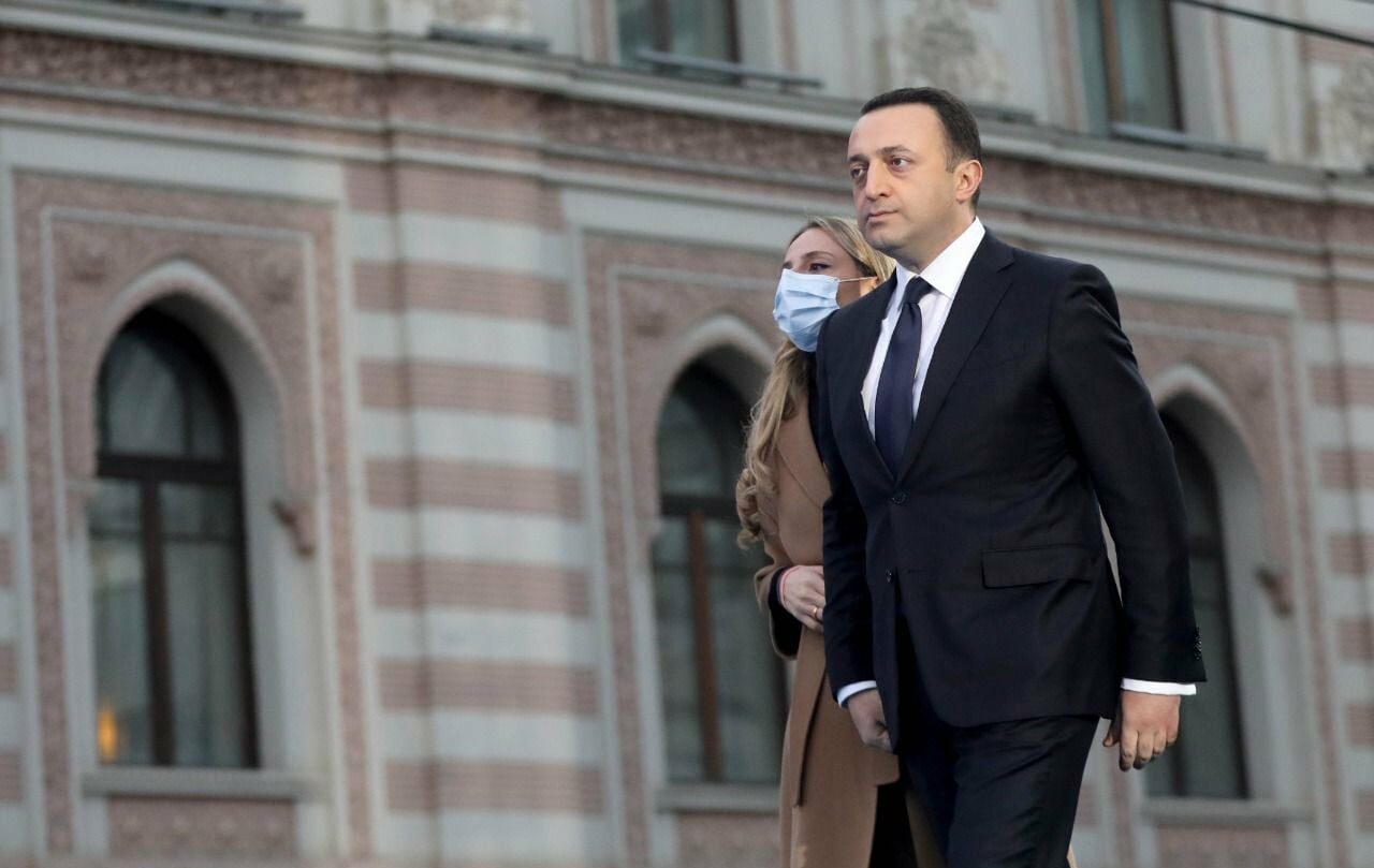 Fostul prim-ministru al Georgiei, Irakli Garibașvili, a fost condamnat la cinci ani de închisoare și o amendă de un milion de lari, aproximativ 317.000 de euro, pentru spălare de bani