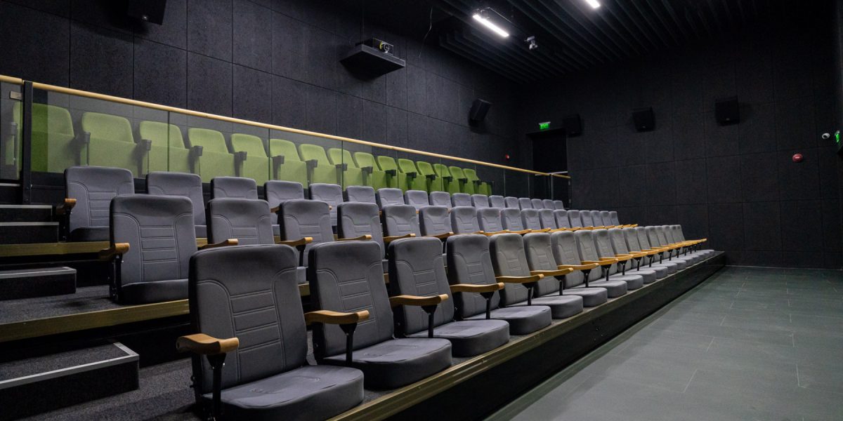 6-Cinema-Studio-sala-mica.jpg - NewsFactor