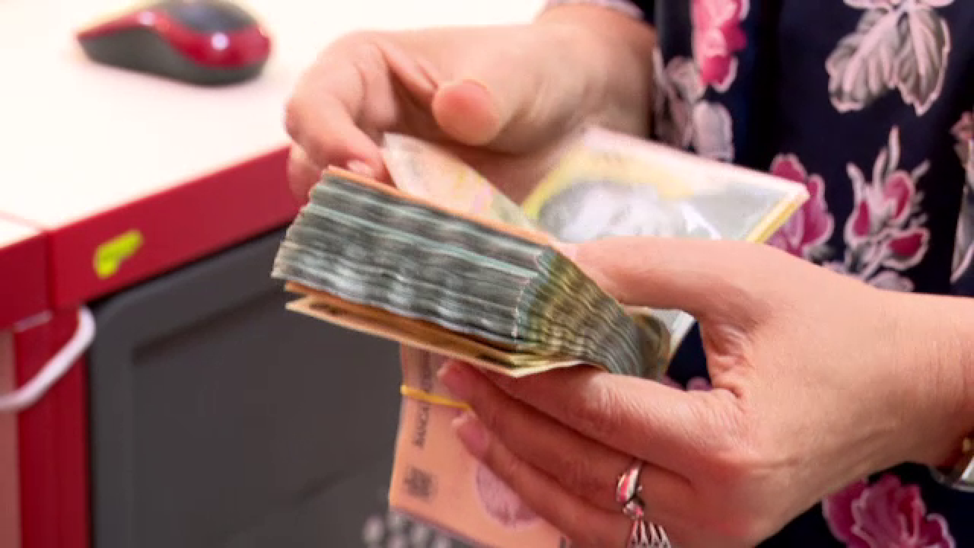 ANAF anulează datoriile sub 40 de lei pentru persoane fizice și juridice Autoritatea Națională de Administrare Fiscală (ANAF) a anunțat că va continua măsura de anulare a datoriilor la buget pentru creanțele fiscale cu o valoare mai mică de 40 de lei, în cazul în care acestea erau restante la data de 31 decembrie 2025