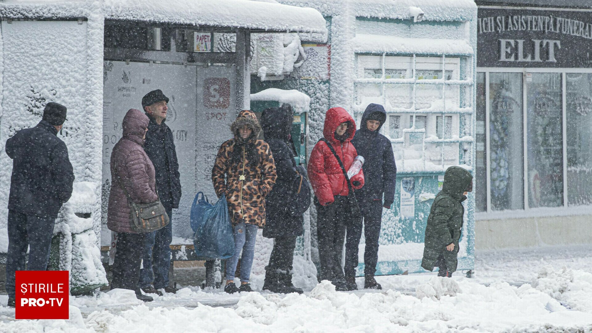Bucureștiul se confruntă cu condiții meteo extreme: ninsori și temperaturi extrem de scăzute Capitala României se află sub un cod portocaliu de vreme rece, anunțat de Administrația Națională de Meteorologie (ANM), valabil începând din 11 ianuarie ora 01:30 până pe 13 ianuarie ora 10:00