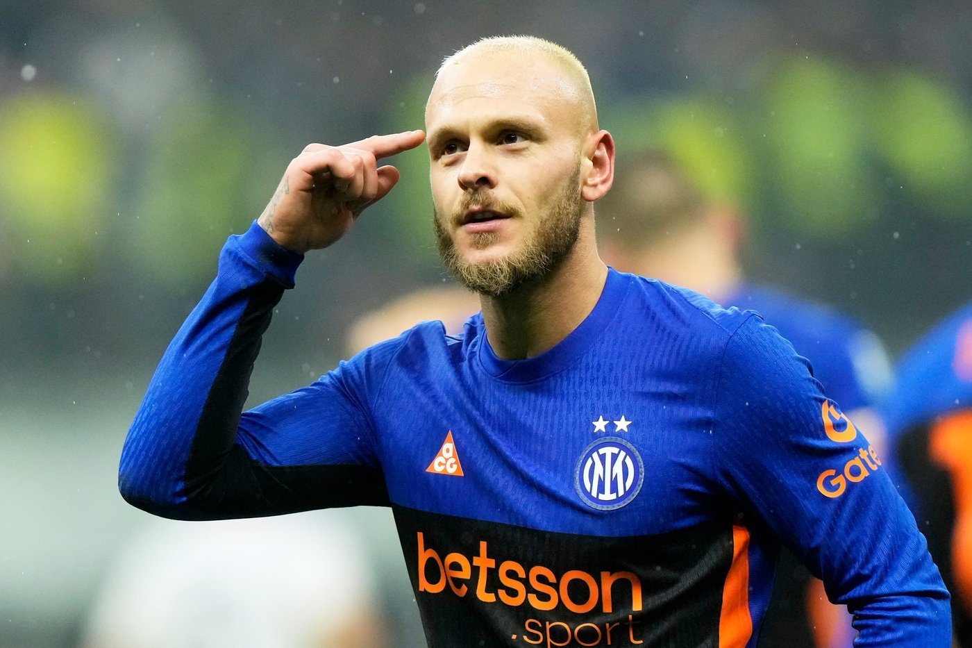 Inter Milano își consolidează locul pe prima poziție în Serie A, demolând Pisa cu 6-2 Inter Milano a reușit să se impună cu un impresionant 6-2 în fața celor de la Pisa, măsură ce îi asigură un avans de șase puncte în fruntea clasamentului din Serie A