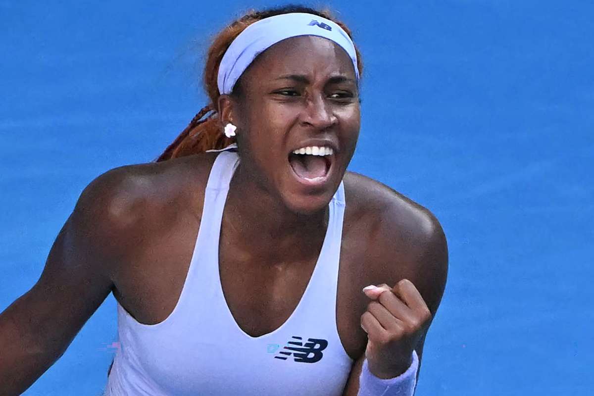 Coco Gauff se califică din nou în sferturile Australian Open, în ciuda unei noi pierderi de set Coco Gauff, jucătoarea americană de tenis și numărul 3 mondial, a reușit să treacă de cehoaica Karolina Muchova (19 WTA) în optimile de finală ale Australian Open, cu scorul de 6-1, 3-6, 6-3