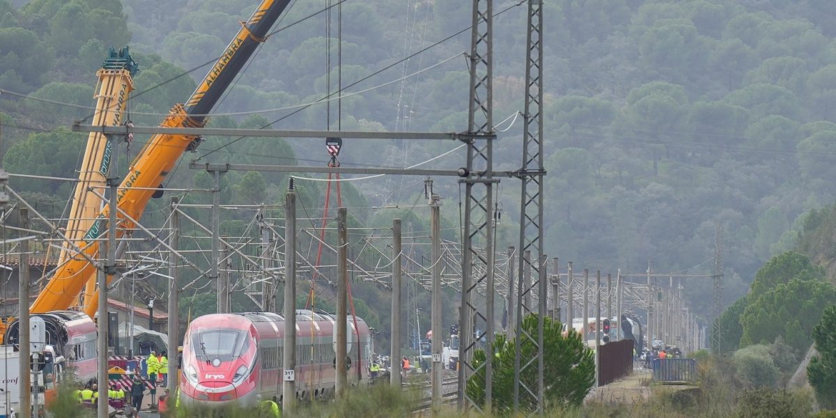 Accident-tren-feroviar-spania.jpg - NewsFactor