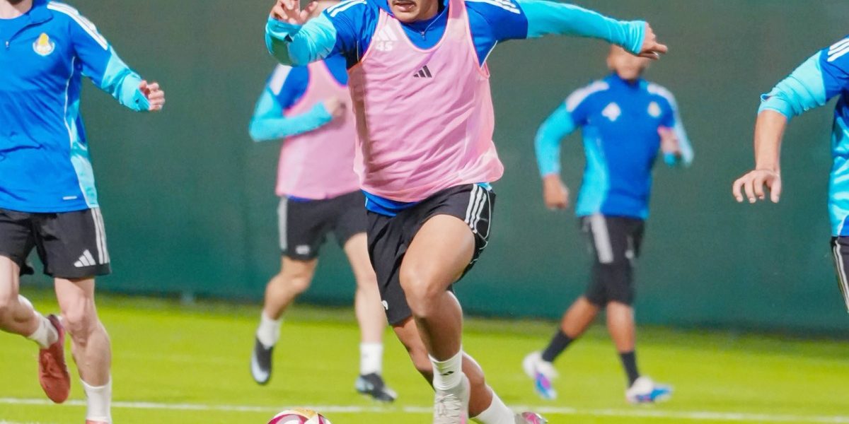 Al Gharafa players during a training session.