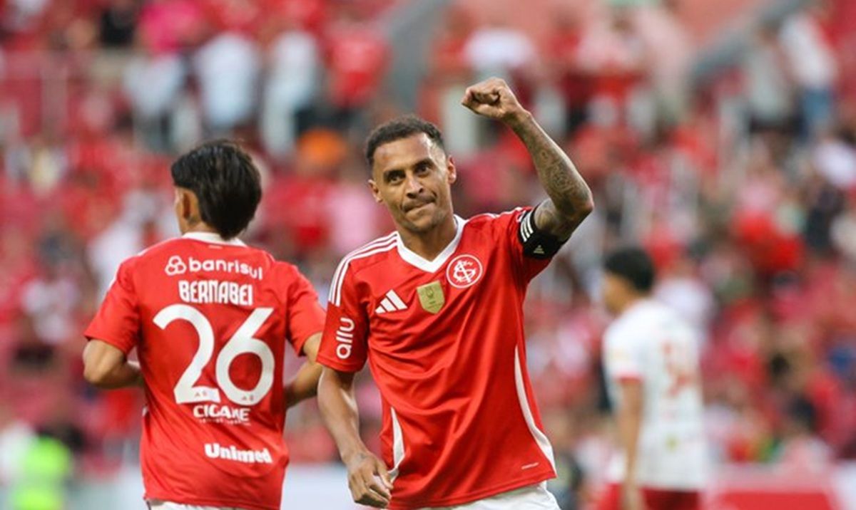 Internacional învinge Inter de Santa Maria cu 2-0, pregătindu-se pentru clasica confruntare cu Grêmio Internacional a obținut o victorie clară, scor 2-0, în fața echipei Inter de Santa Maria, într-un meci disputat miercuri seară pe stadionul Beira-Rio din Porto Alegre