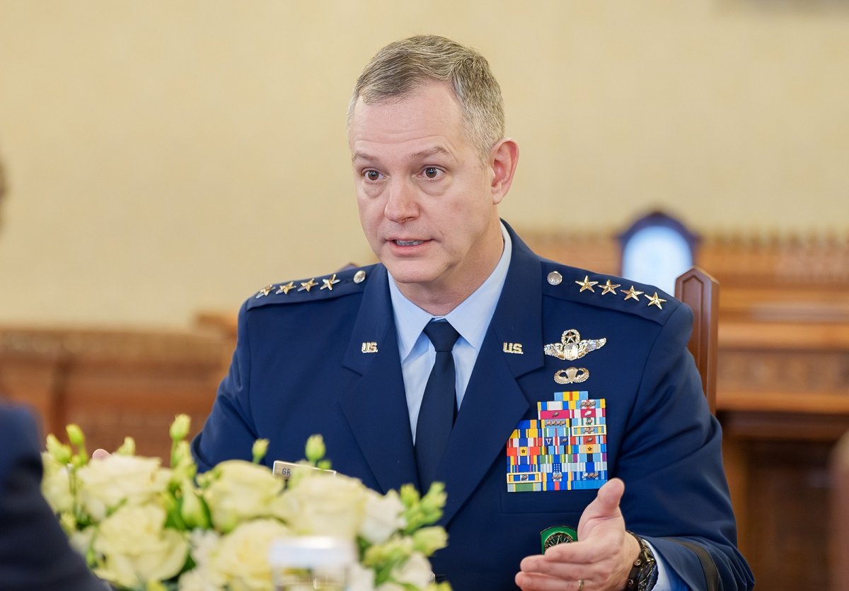 NATO, în fața unei noi provocări: declarațiile lui Trump despre Groenlanda Generalul-șef al NATO, Alexus G