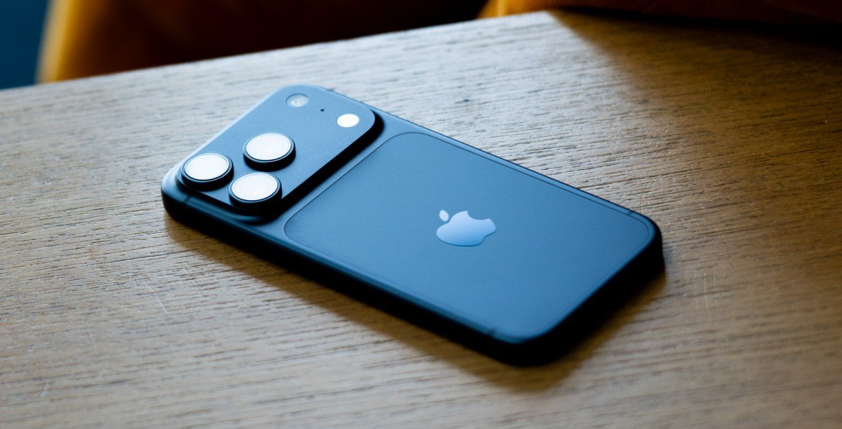 Apple face față crizei globale a memoriilor, dar păstrează prețul iPhone 18 constant Apple se pregătește să lanseze următorul model de iPhone, 18, într-un context economic complicat, determinat de o penurie globală de memorie RAM