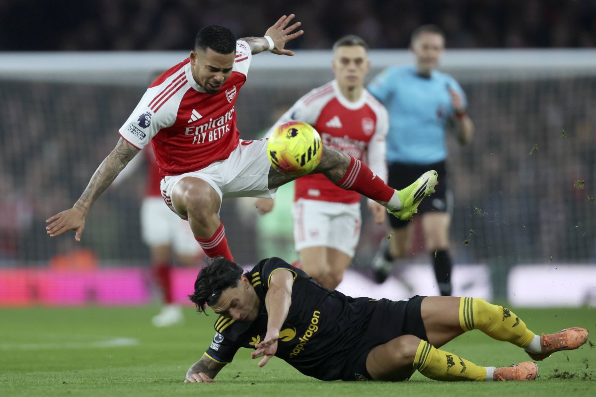 Arsenal și Manchester United împart punctele în derby-ul londonez Arsenal și Manchester United au terminat la egalitate, scor 1-1, într-un meci intens din cadrul rundei cu numărul 23 din Premier League