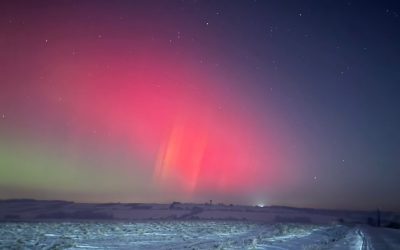 Imagini spectaculoase cu aurora boreală văzută din România. Soarele a emis cea mai puternică furtună solară din ultimii 20 de ani