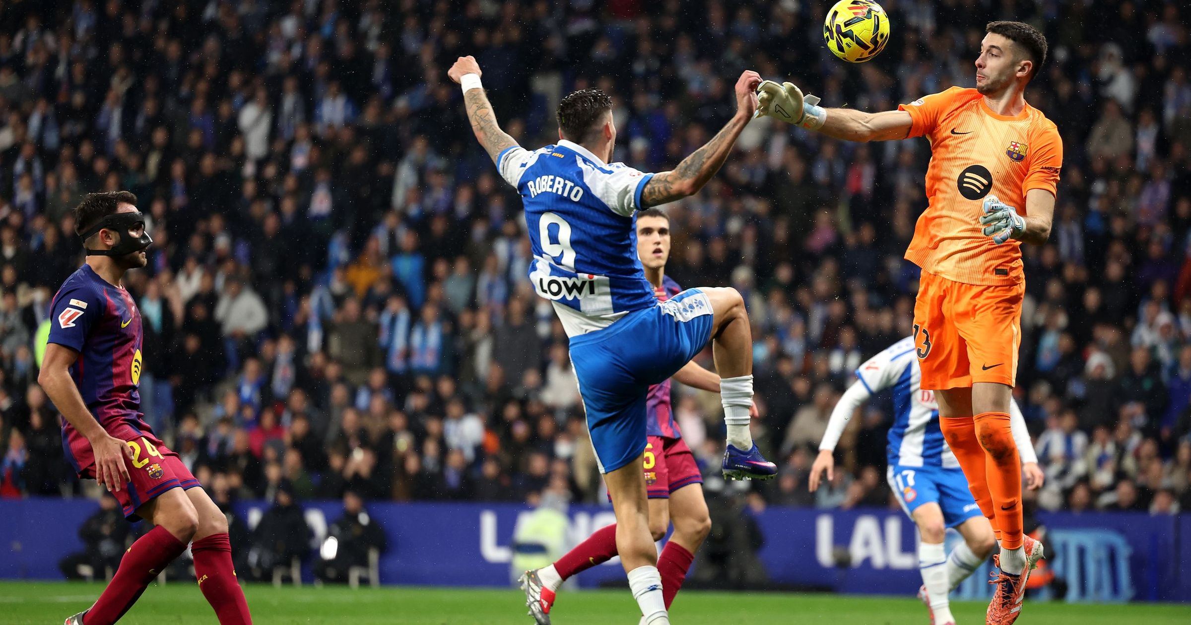 Barcelona triumfă cu sufletul la gură în fața rivalilor de la Espanyol!