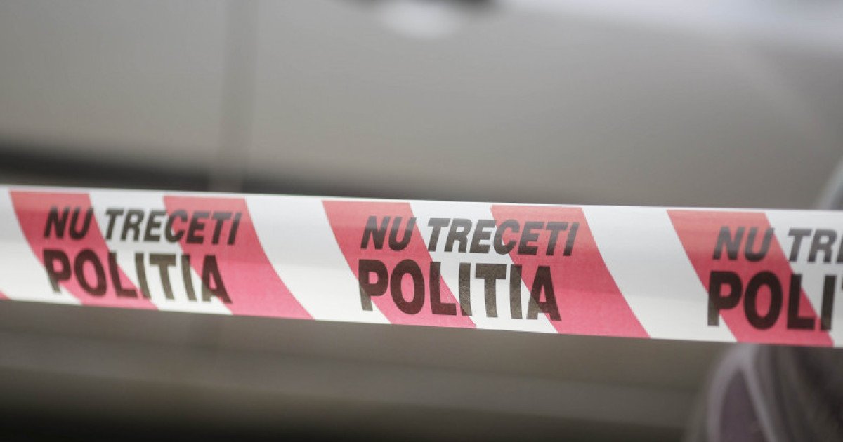 Medic radiolog găsit mort în locuința sa din București O femeie în vârstă de 39 de ani, medic radiolog, a fost găsită decedată în locuința sa din Sectorul 1 al Capitalei, în urma unui apel la 112 făcut de un bărbat care a descoperit trupul fără viață al acesteia