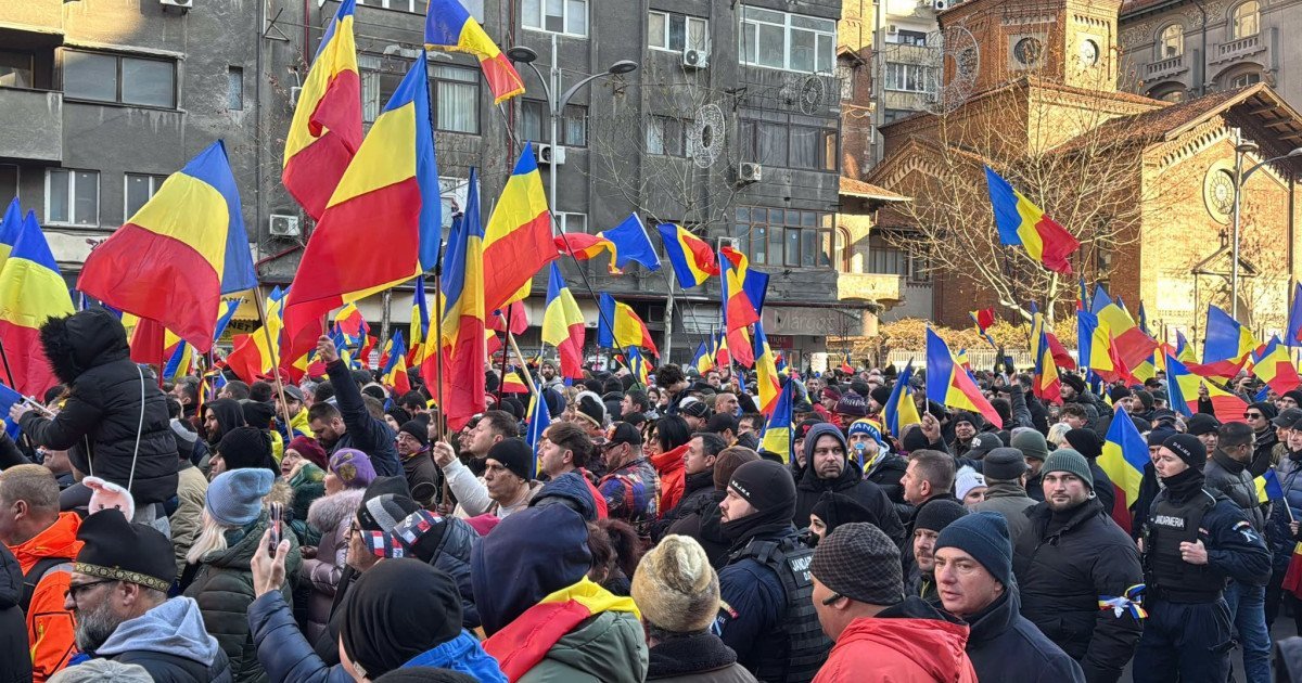 Două proteste pe străzile Bucureștiului: Controverse și scopuri divergente În seara zilei de 15 ianuarie, Bucureștiul va fi martor la două manifestații distincte, dar organizate în paralel, care reflectă tensiuni sociale și politice actuale