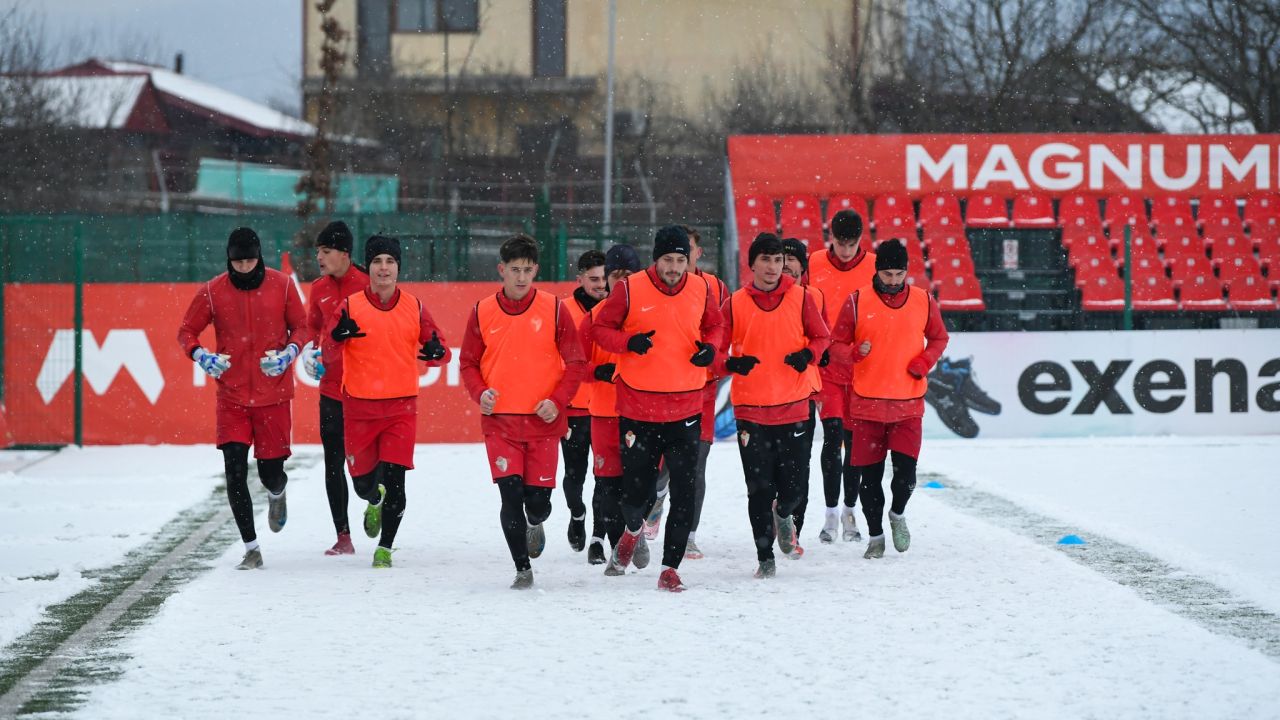 FC Bacău renunță la doi jucători importanți în încercarea de eficientizare a lotului FC Bacău a intrat într-un proces de reorganizare a lotului de jucători în pauza de iarnă, continuând astfel strategia de optimizare pe care conducerea clubului, susținută de frații Pavăl, a început-o în ultimele luni