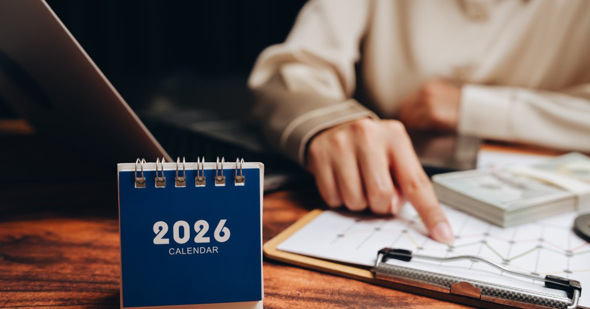 România, răsfățată cu 17 zile libere legale în 2026 Angajații din România vor beneficia de un număr semnificativ de zile libere legale în anul 2026, ceea ce le va permite să se bucure mai mult de minivacanțe și să își reîncarce bateriile