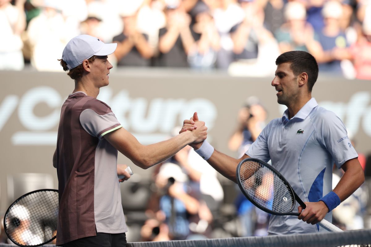 Djokovic și Sinner, la un pas de finala Australian Open Novak Djokovic, legenda sârbească a tenisului, se va duela astăzi cu tânărul italian Jannik Sinner în a doua semifinală a prestigiosului turneu Australian Open
