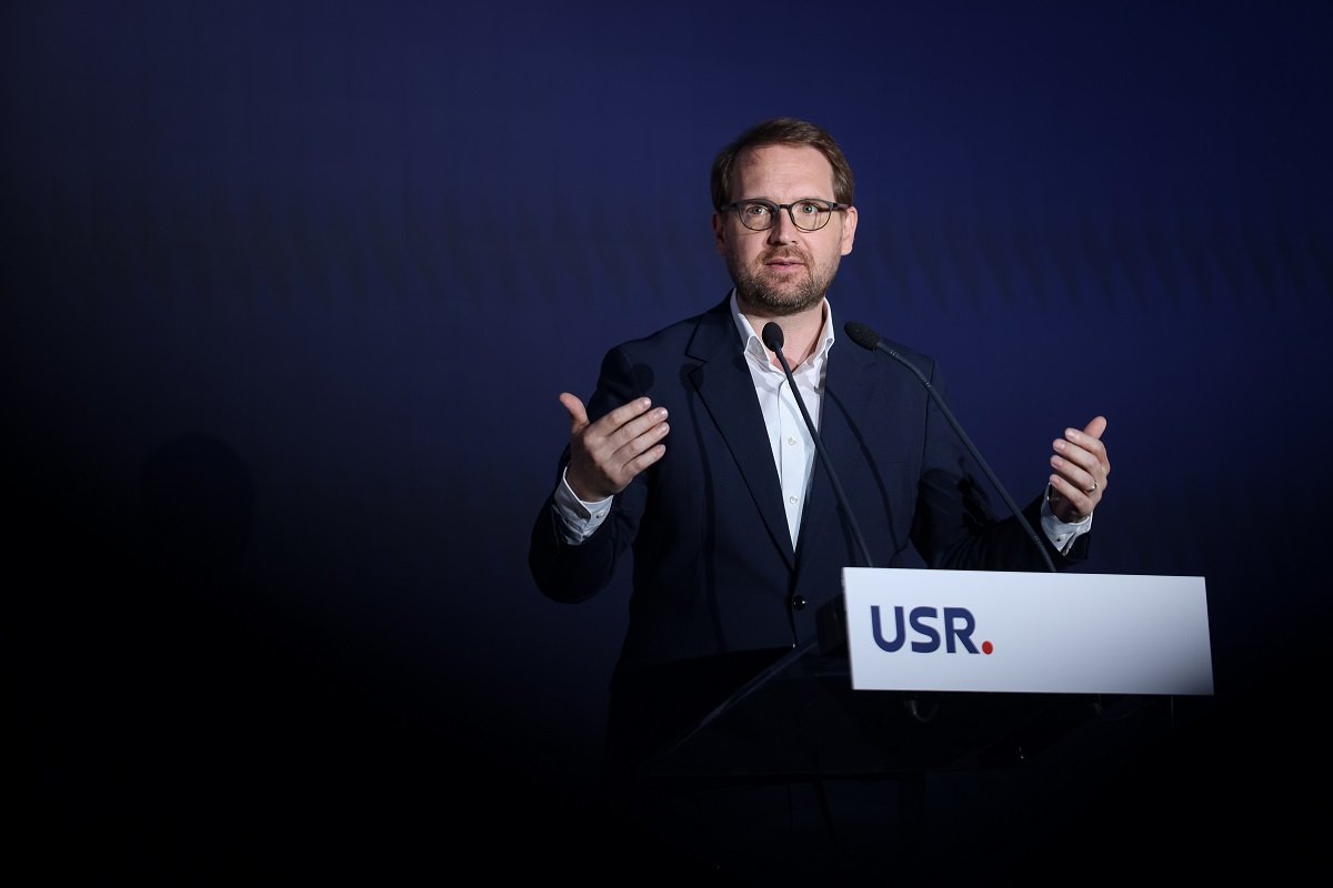 Liderul USR, Dominic Fritz, a cerut public Partidului Social Democrat să se delimiteze de amenințările și intimidările la adresa jurnalistei Emilia ercan, care a dezvăluit recent plagiatul ministrului Justiției, Radu Marinescu