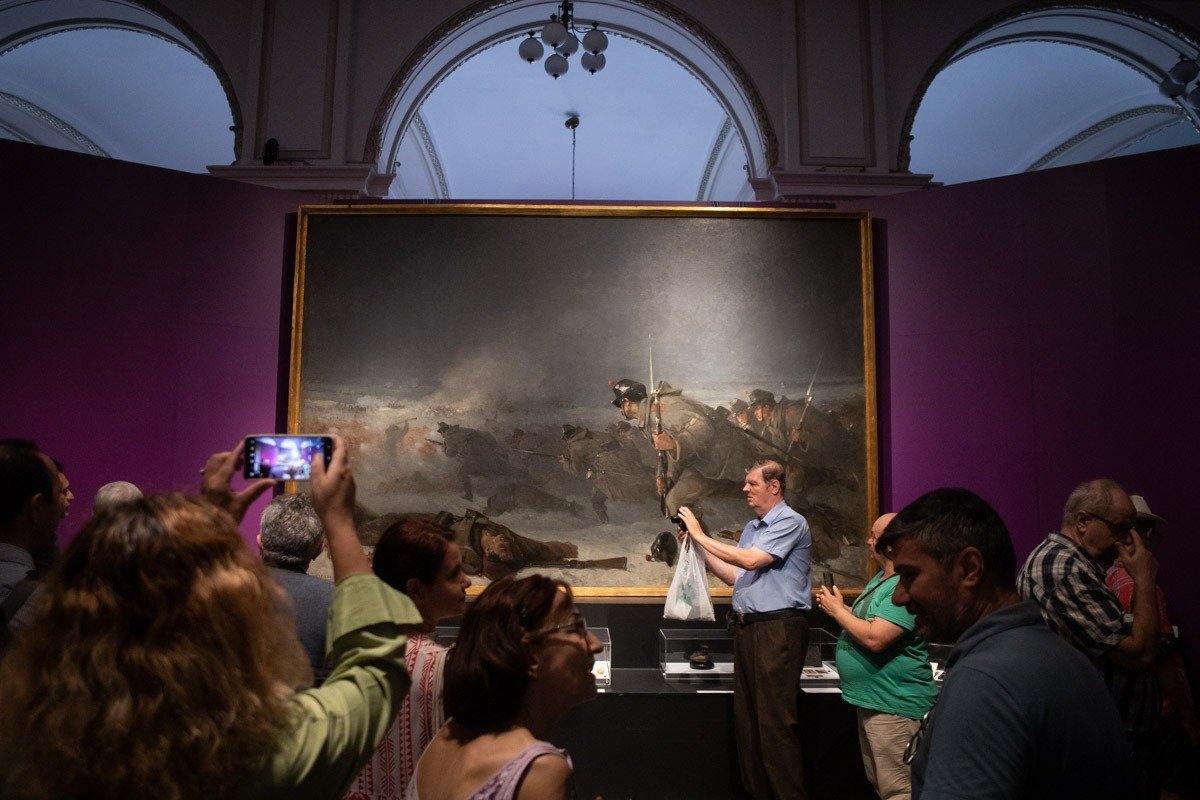 De Ziua Culturii Naționale, instituțiile publice de cultură din țară deschid larg ușile pentru public, oferind un program bogat și divers, care include expoziții, spectacole, concerte, tururi ghidate, ateliere, proiecții de film și întâlniri cu artiști, cercetători și creatori