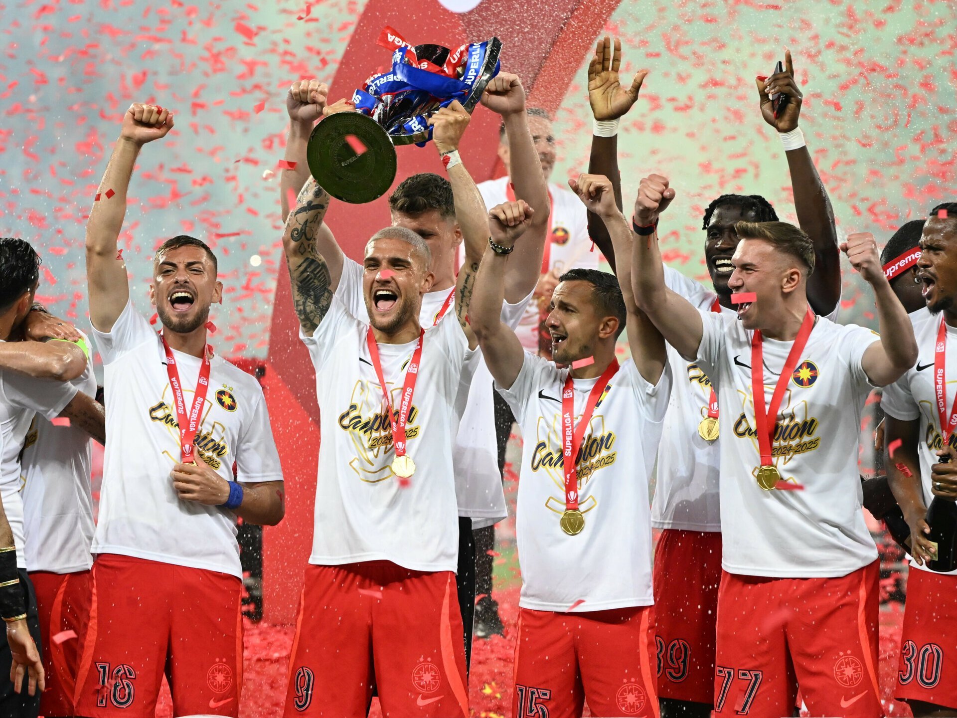 Fost fotbalist FCSB tulbură apele: refuză să plece de la echipă!