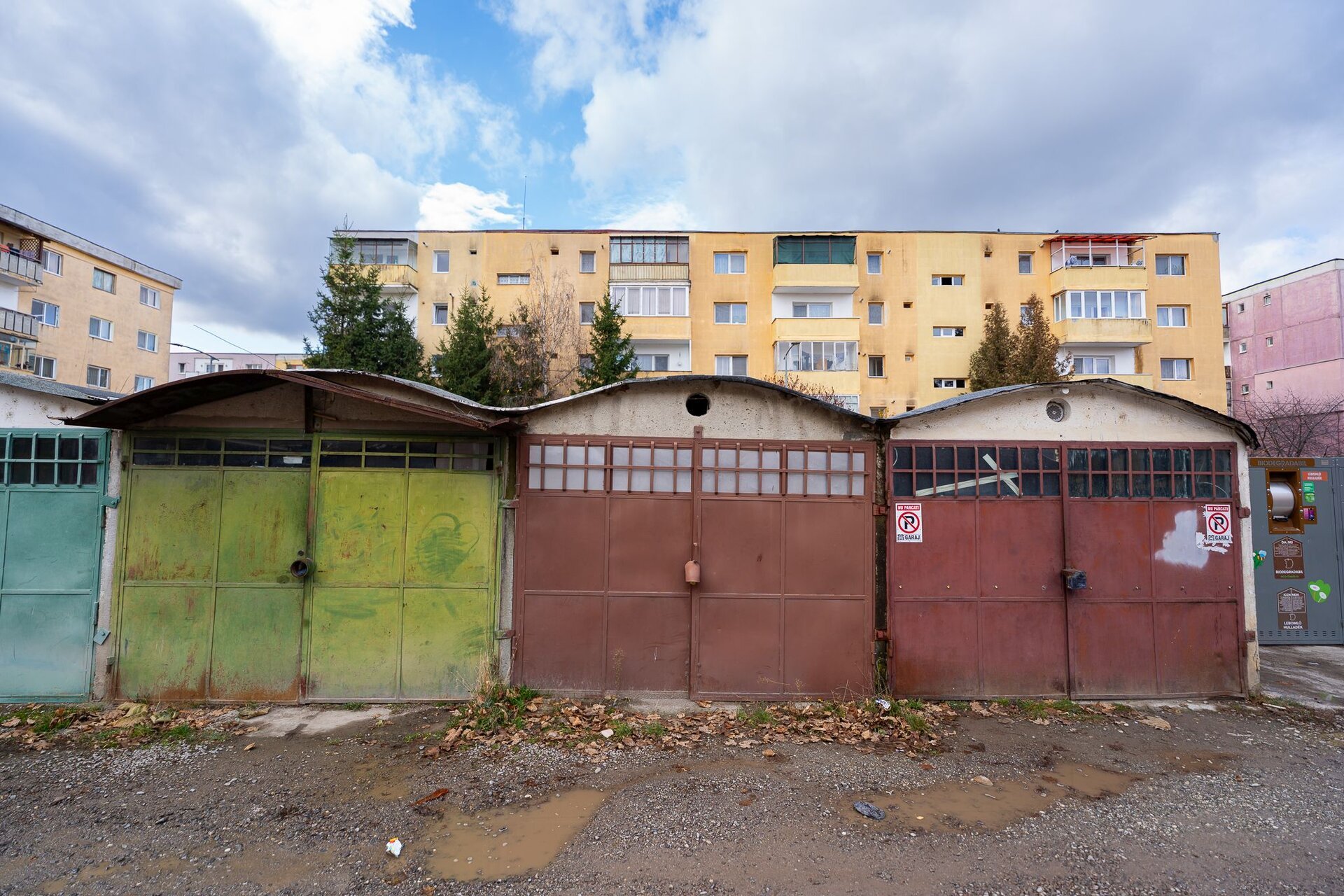Primăria municipiului Sfântu Gheorghe a luat o decizie neașteptată, oferind o șansă proprietarilor de garaje să-și păstreze construcțiile, dar cu anumite condiții