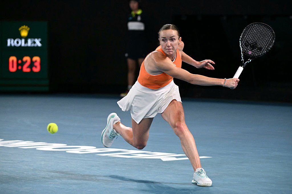 Svitolina avansează în sferturile Australian Open, 14-a oară în carieră Elina Svitolina continue să își impresioneze fanii cu o performanță de excepție la Australian Open, reușind să se califice în sferturile de finală ale competiției după o victorie solidă împotriva jucătoarei ruse Mirra Andreeva