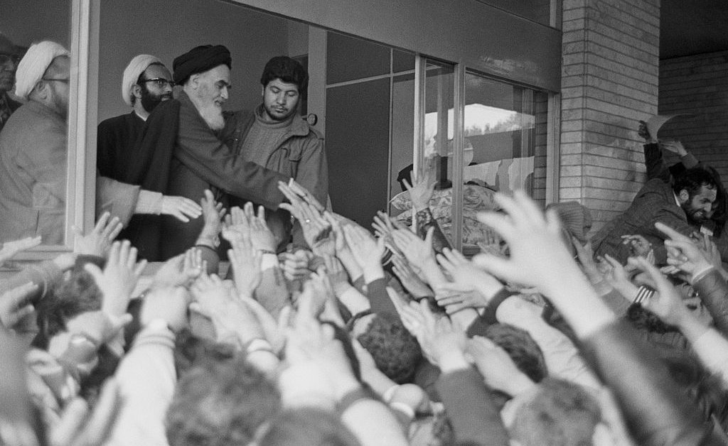 Proteste de amploare în Iran: comercianții din Târgul din Teheran opun rezistență Pe 28 decembrie, comercianții din Târgul Mare din Teheran au închis magazinele în semn de protest față de inflația rapidă și prăbușirea monedei naționale