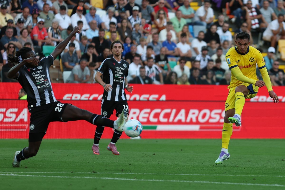 Transferul surpriză al lui Giovane: Hellas Verona pierde un jucător esențial Hellas Verona se confruntă cu o nouă provocare, după ce starul echipei, Giovane, a fost transferat permanent la Napoli