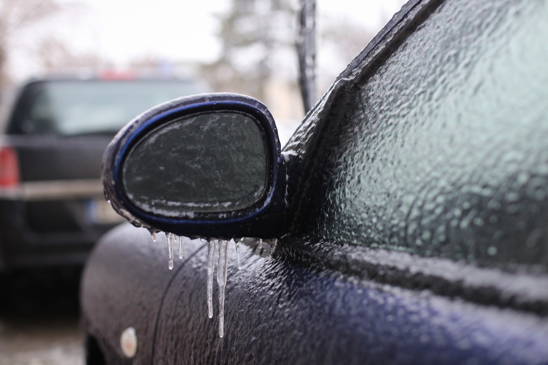 Ploaie și polei în București și șapte județe sâmbătă