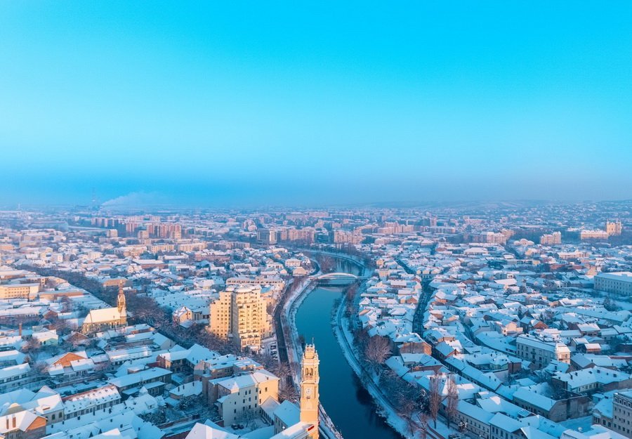 Orădenii pot plăti taxele locale, dar impozitele cresc semnificativ Începând cu 15 ianuarie, orădenii își pot achita taxele și impozitele locale pentru anul 2026, conform anunțului făcut de Primăria Oradea