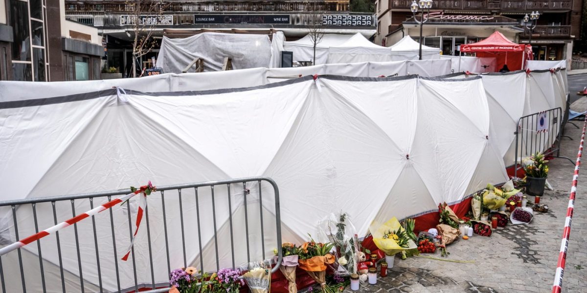 Prima ipoteză a anchetatorilor despre cauza incendiului din stațiunea de schi Crans-Montana / 40 de morți și 119 răniți. Un tânăr român, dat dispărut. Multe victime, încă neidentificate / Sky News amintește de Colectiv