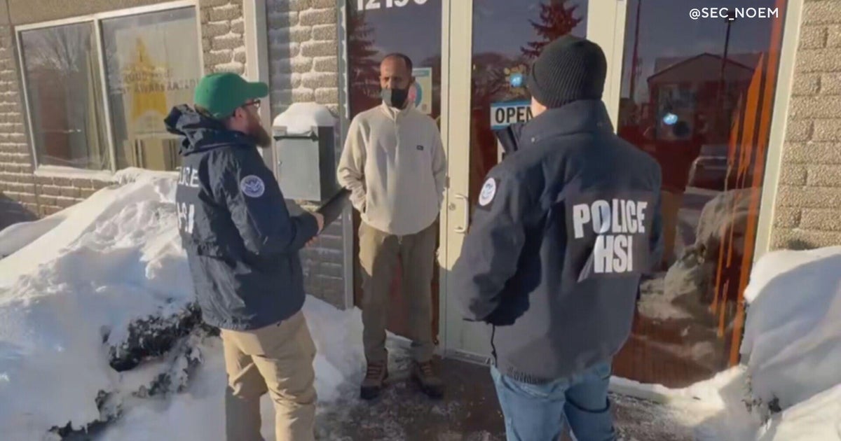 Investigație masivă în Minnesota: Spionajul social media declanșează controale la centrele de childcare În urma unei investigații extensive asupra fraudelor în domeniul asistenței sociale, agenții Departamentului de Securitate Internă (DHS) au efectuat luni controale la mai multe centre de creșă din Minnesota