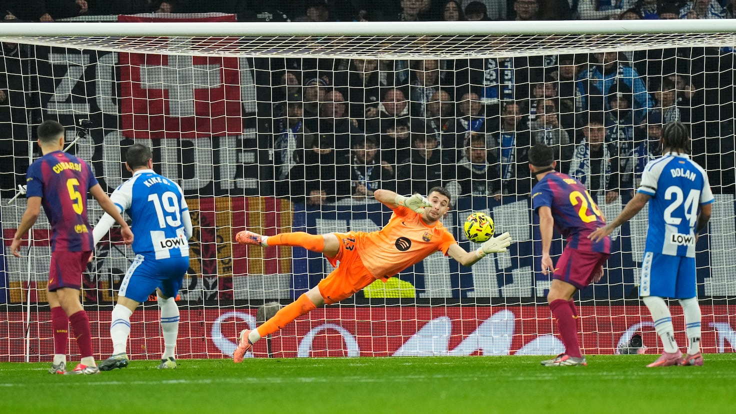 El Barça multiplica de zece ori valoarea Espanyols Un contrast izbitor a fost evident în confruntarea recentă dintre FC Barcelona și RCD Espanyol, acolo unde diferența în valoarea loturilor celor două echipe a fost de zece ori mai mare în favoarea catalanilor