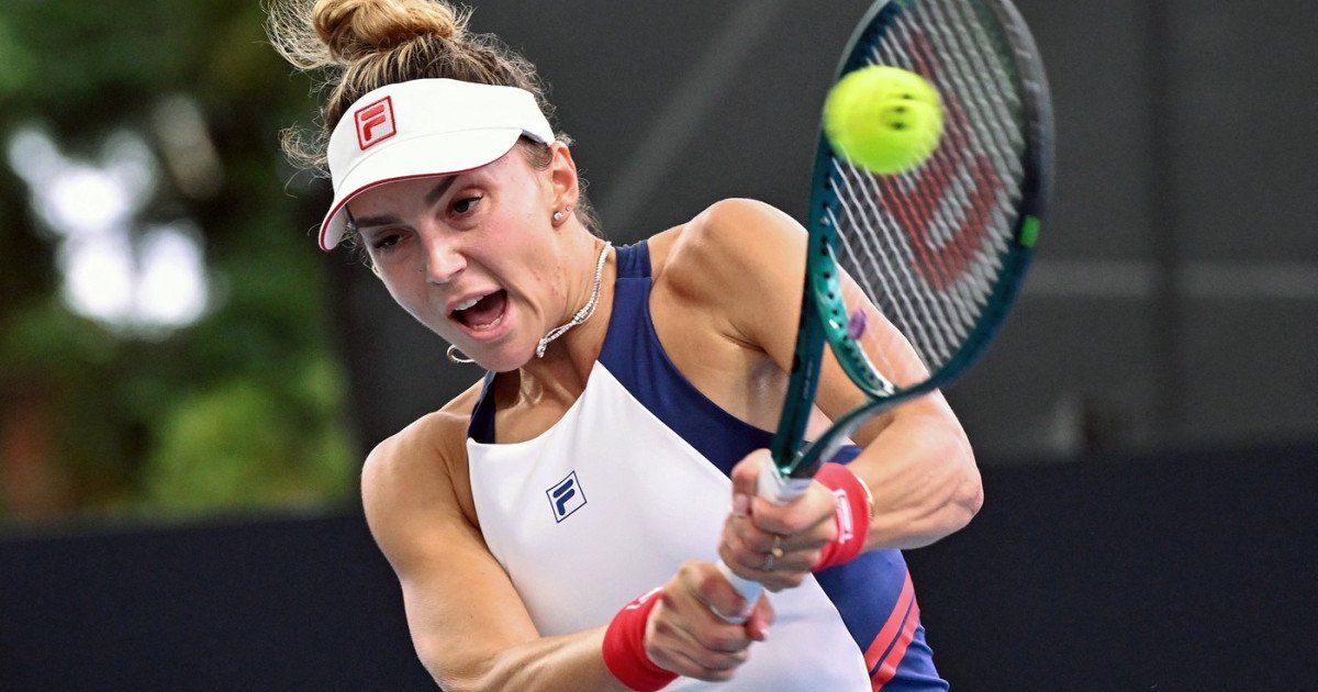 Jaqueline Cristian în optimile de finală la WTA Adelaide: O victorie de răsunet în fața favoritului turneului Jaqueline Cristian a sărbătorit o victorie remarcabilă în Australia, învingând-o pe Ekaterina Alexandrova, a patra favorită a turneului, cu 6-4, 6-4, și s-a calificat astfel în optimile de finală ale competiției WTA de la Adelaide