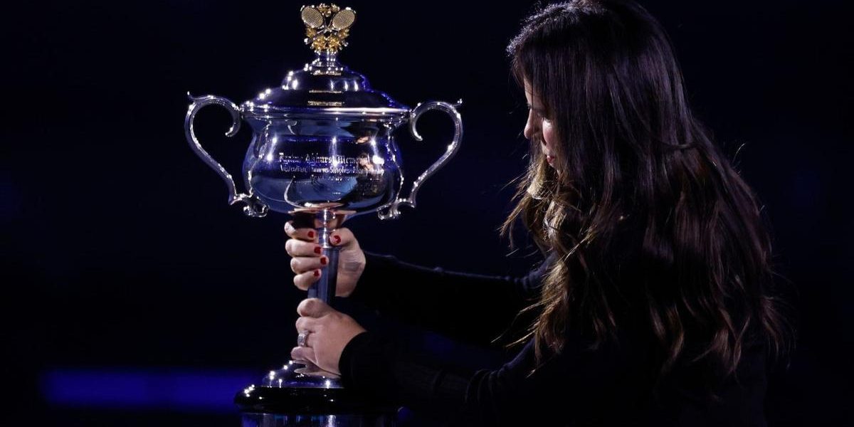 Tennis legend Jennifer Capriati steps out in rare public appearance to present trophy at Australian Open